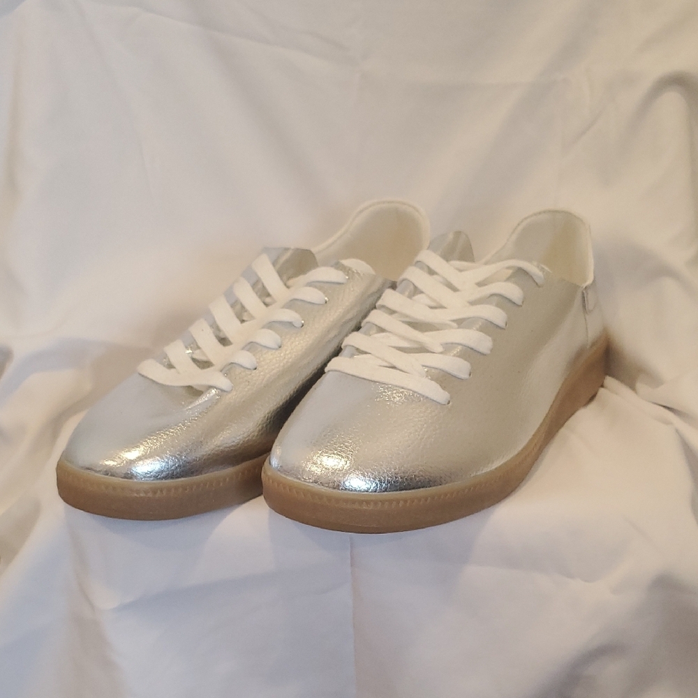 JustFab Metallic Silver Low-Profile Sneakers - Picture 3 of 8